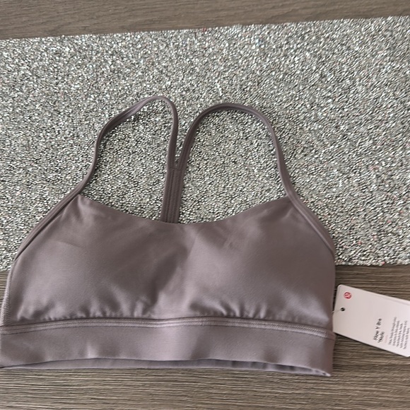 Lululemon Flow Y Bra Long Line Nulu Light Support, B/C CupLunar Rock size 2 - Picture 2 of 6